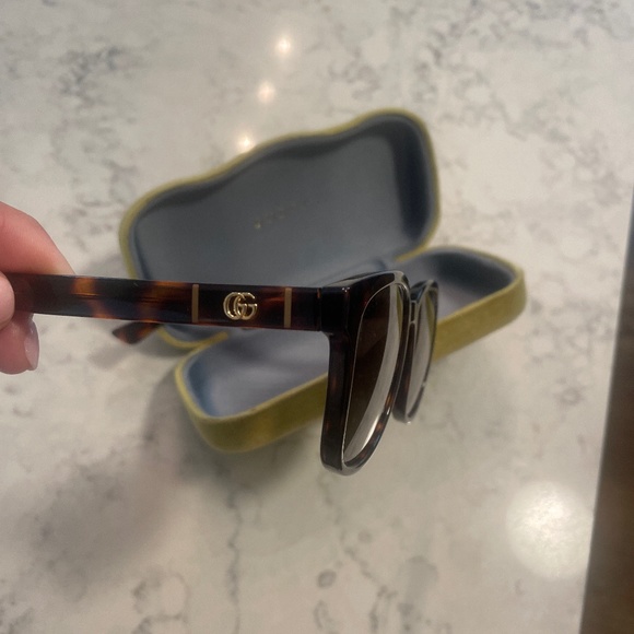 Gucci sunglasses main image 4